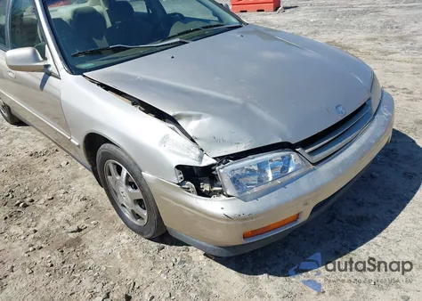 1995 Honda Accord Ex from USA, damaged, VIN JHMCD5653SC052689